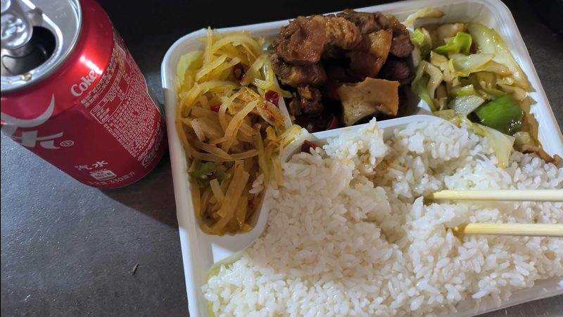 烹饪方法对食物的营养和口感有着直接影响。以下是一些烹饪方法的选择：